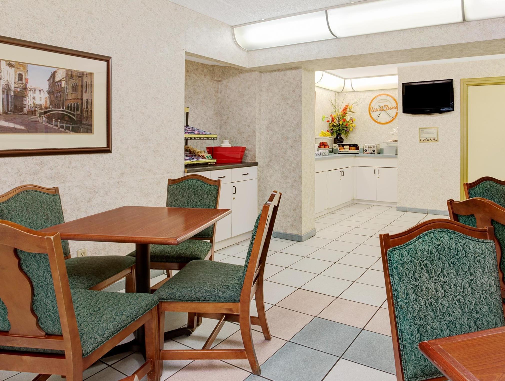 Howard Johnson By Wyndham Clearwater - Dunedin Екстериор снимка