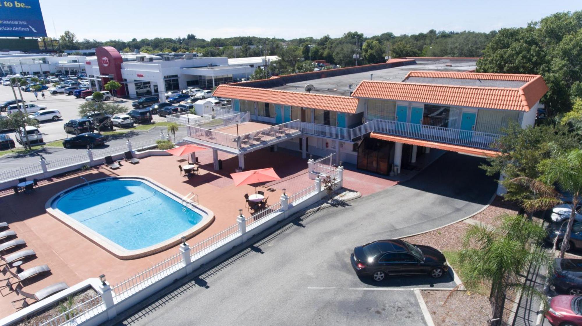Howard Johnson By Wyndham Clearwater - Dunedin Екстериор снимка