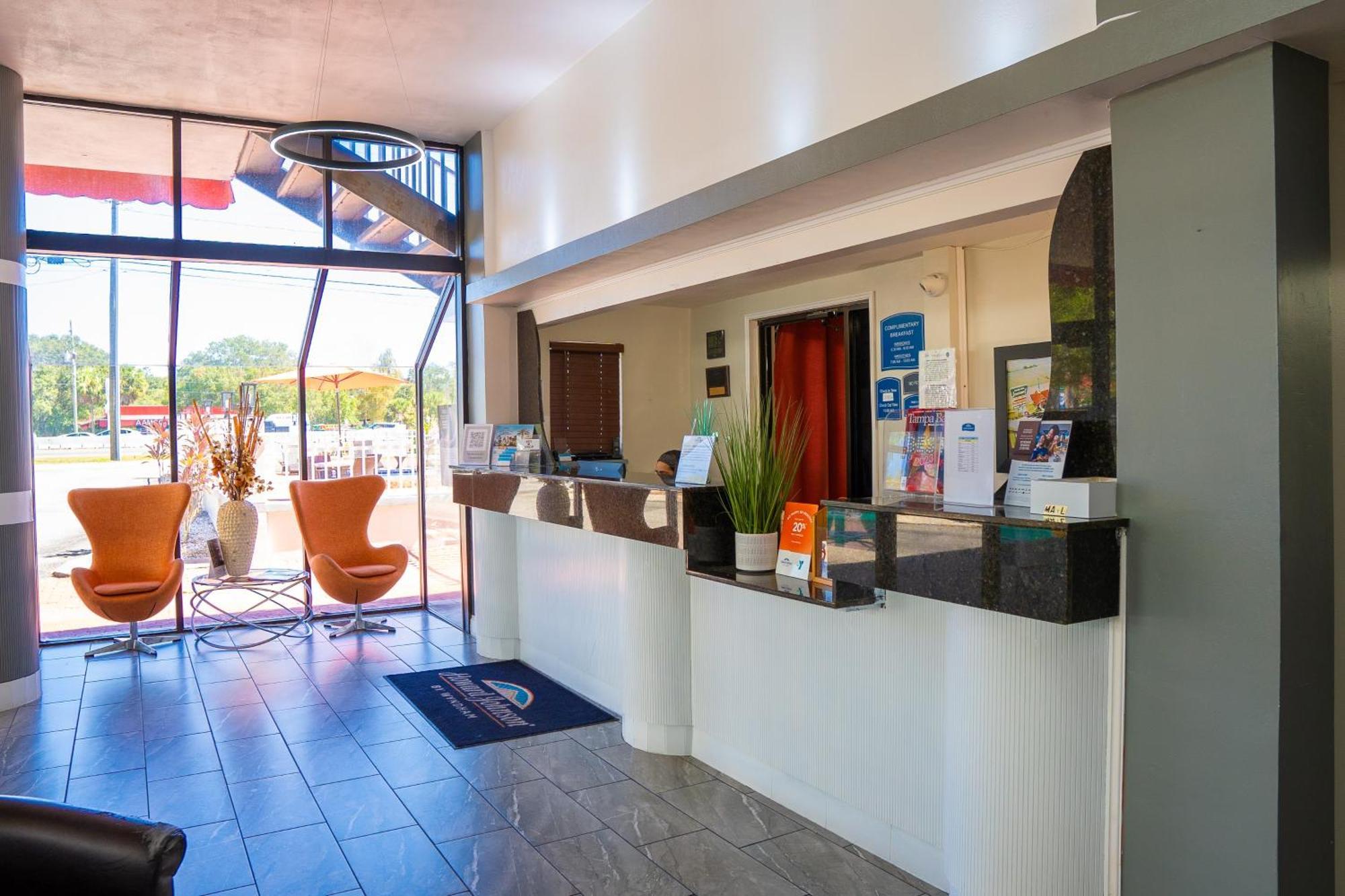 Howard Johnson By Wyndham Clearwater - Dunedin Екстериор снимка