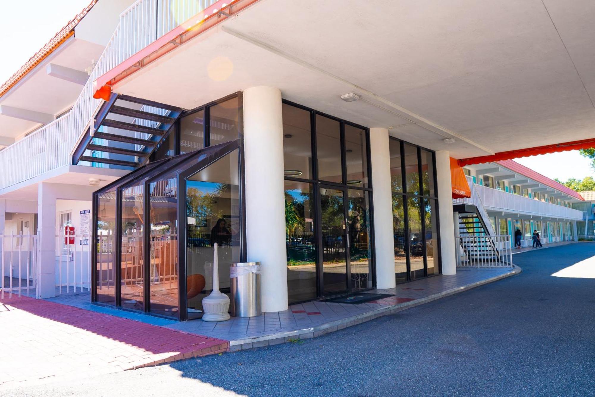 Howard Johnson By Wyndham Clearwater - Dunedin Екстериор снимка