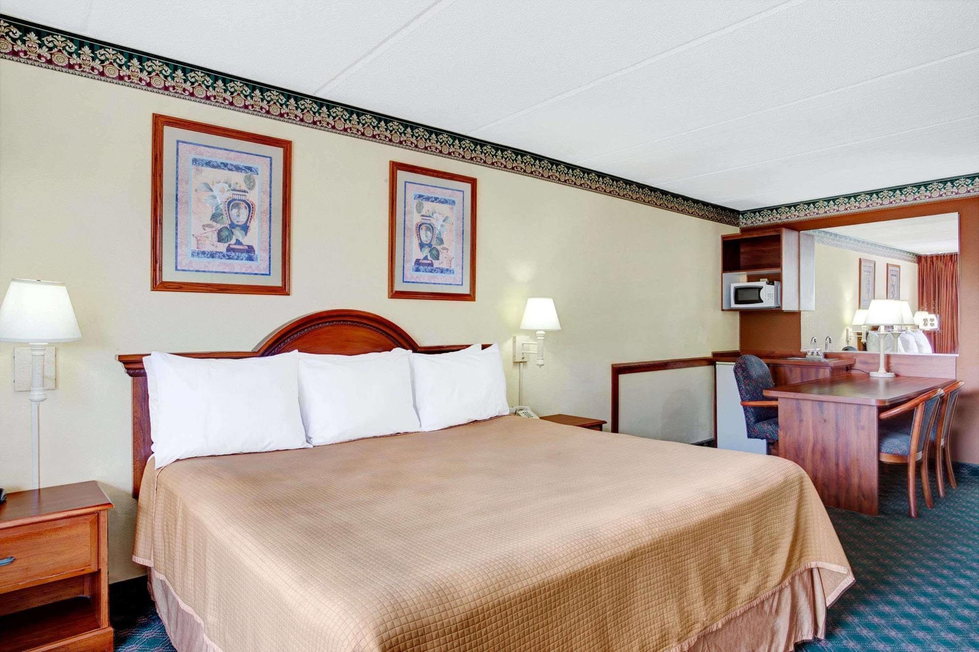 Howard Johnson By Wyndham Clearwater - Dunedin Екстериор снимка