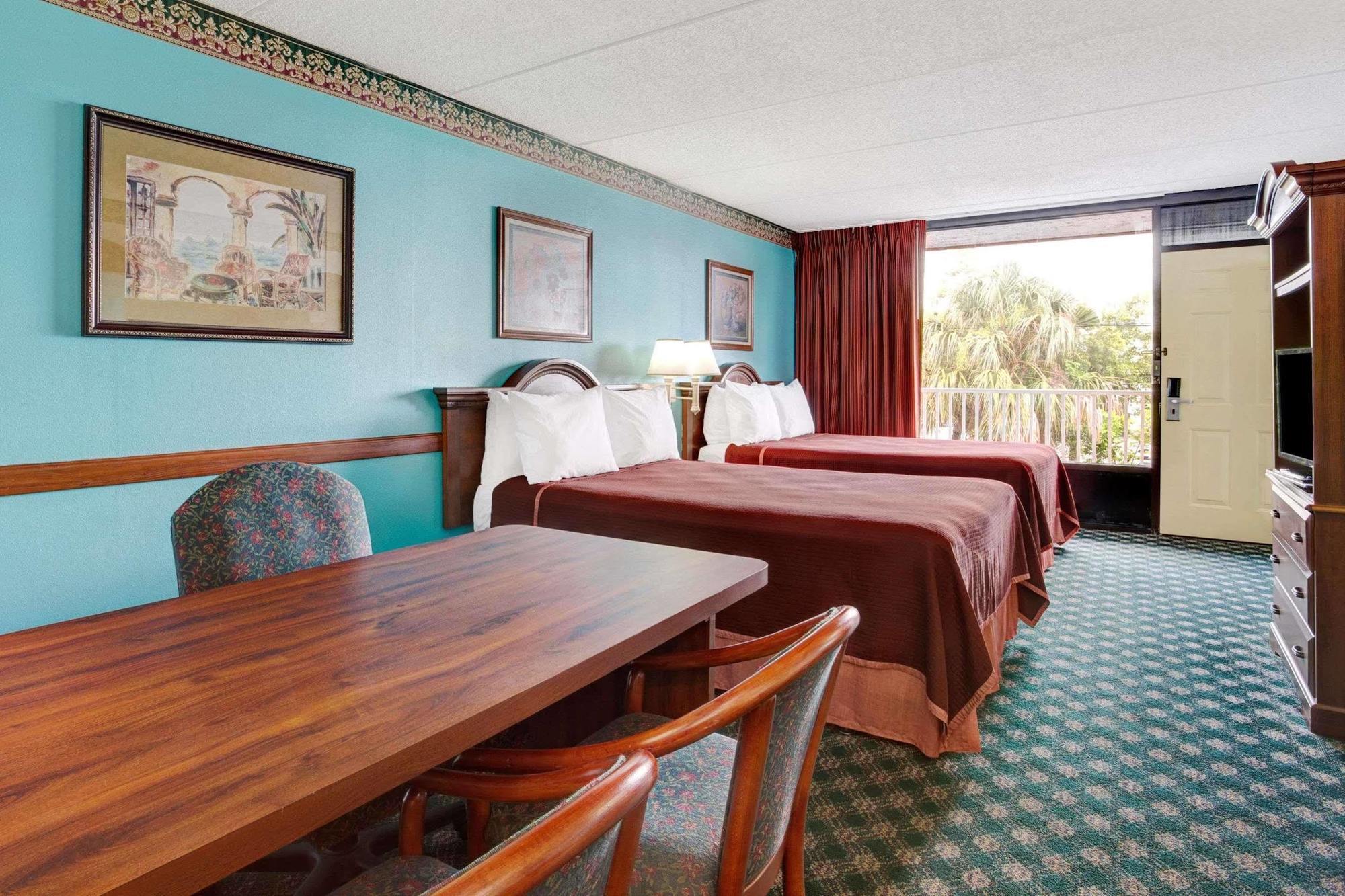 Howard Johnson By Wyndham Clearwater - Dunedin Екстериор снимка